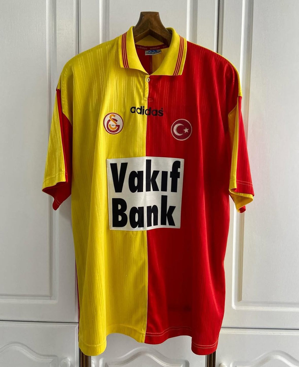 Galatasaray 1996/97 Home Retro Jersey