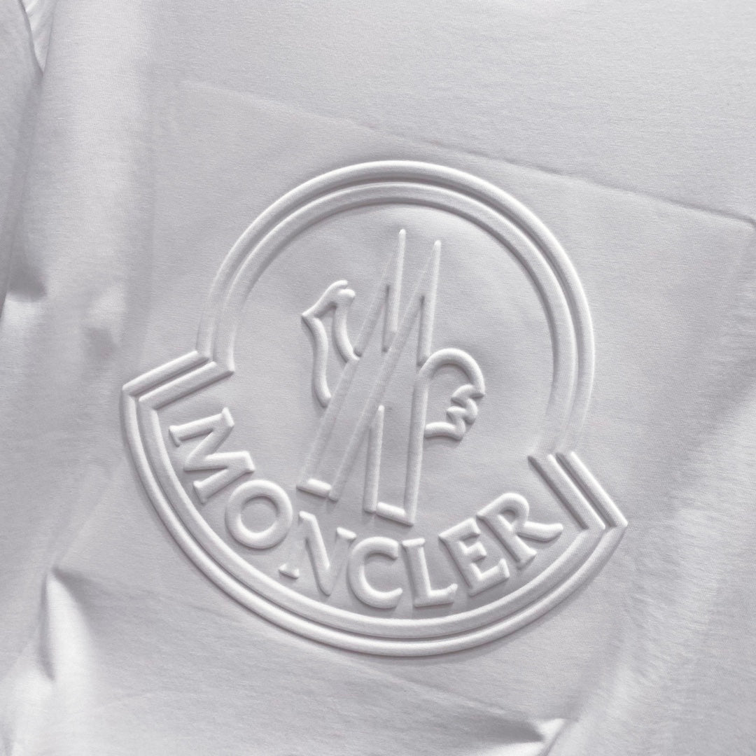 3D embossed cotton T-shirt